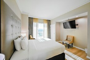 StripViewSuites at Signature