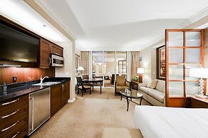 StripViewSuites at Signature