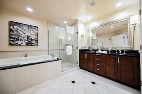 StripViewSuites at Signature