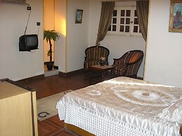 High Way Hotel