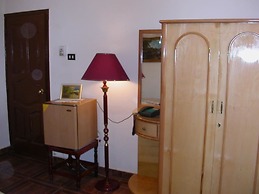 High Way Hotel