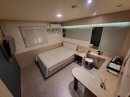 Shine Hotel