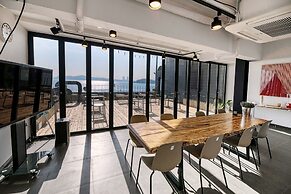 Mipo Oceanside Hotel
