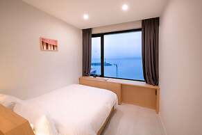 Mipo Oceanside Hotel