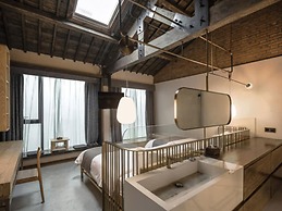 YU HOTEL