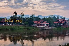 Sayong Resort