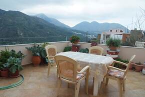 Tourloti Village House