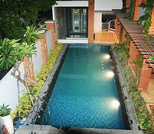 Hotel Parangraja