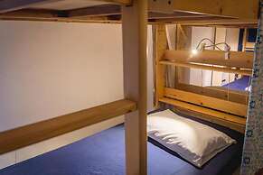 Fish hostel