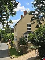 Holly House Bed & Breakfast
