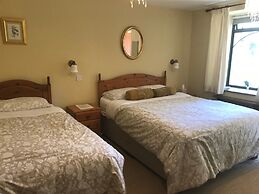 Holly House Bed & Breakfast