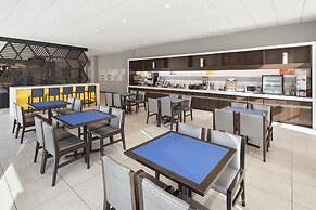 GLō Best Western Nashville Airport