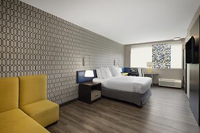 GLō Best Western Nashville Airport