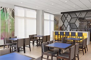 GLō Best Western Nashville Airport