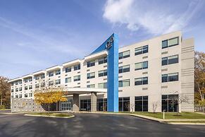 GLō Best Western Nashville Airport