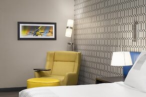 GLō Best Western Nashville Airport