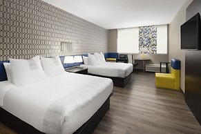 GLō Best Western Nashville Airport