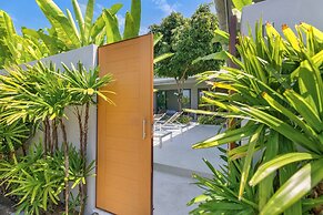 Villa White Orchid