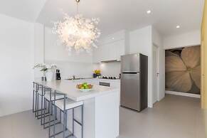 Villa White Orchid