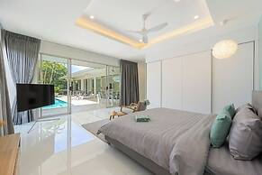 Villa White Orchid