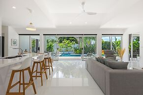 Villa White Orchid