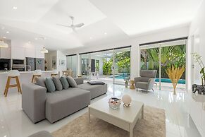 Villa White Orchid