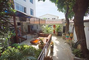 Hotel Ucla Center