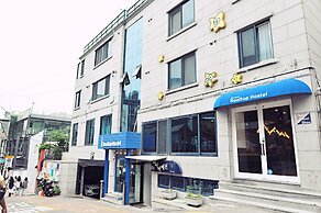 OYO Rooftop Hostel