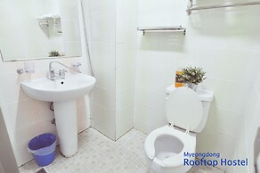 OYO Rooftop Hostel
