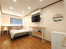 OYO Rooftop Hostel