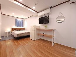 OYO Rooftop Hostel