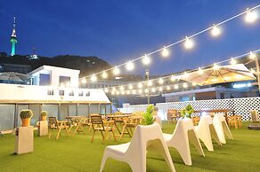 OYO Rooftop Hostel