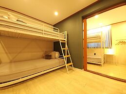OYO Rooftop Hostel