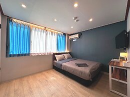 OYO Rooftop Hostel