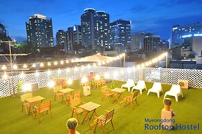 OYO Rooftop Hostel