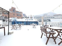 OYO Rooftop Hostel