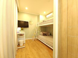 OYO Rooftop Hostel