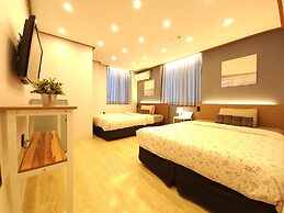 OYO Rooftop Hostel