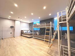 OYO Rooftop Hostel
