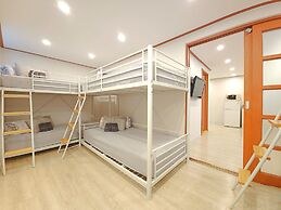 OYO Rooftop Hostel
