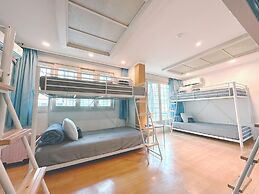 OYO Rooftop Hostel