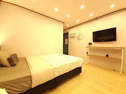 OYO Rooftop Hostel