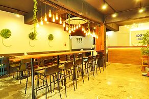 OYO Rooftop Hostel