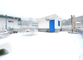 OYO Rooftop Hostel