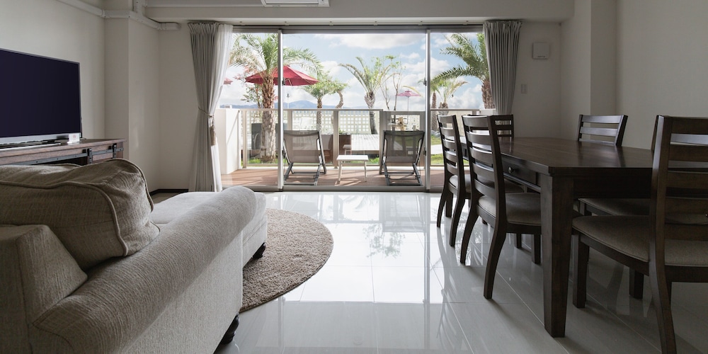 Hideout Okinawa Uruma