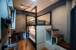 Chernchan Hostel