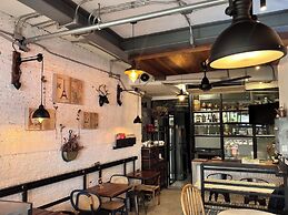Chernchan Hostel