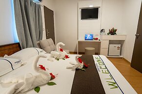 Airport Ace Hotel