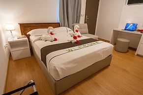 Airport Ace Hotel