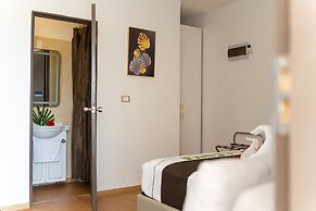 Airport Ace Hotel